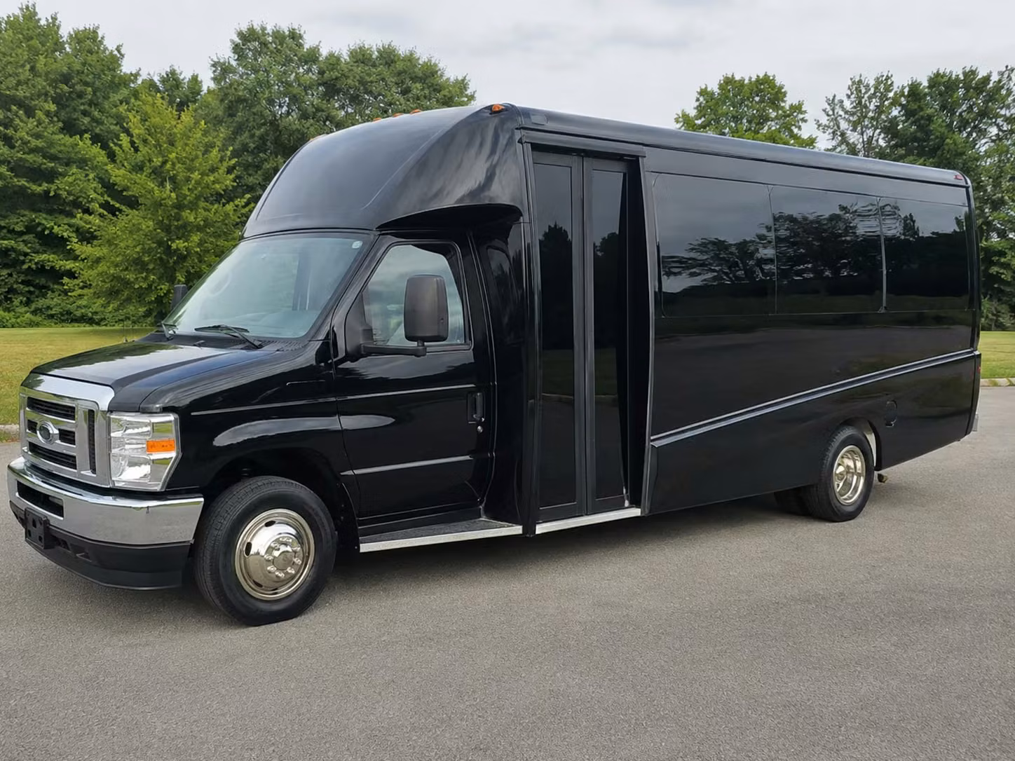 15 passenger minibus