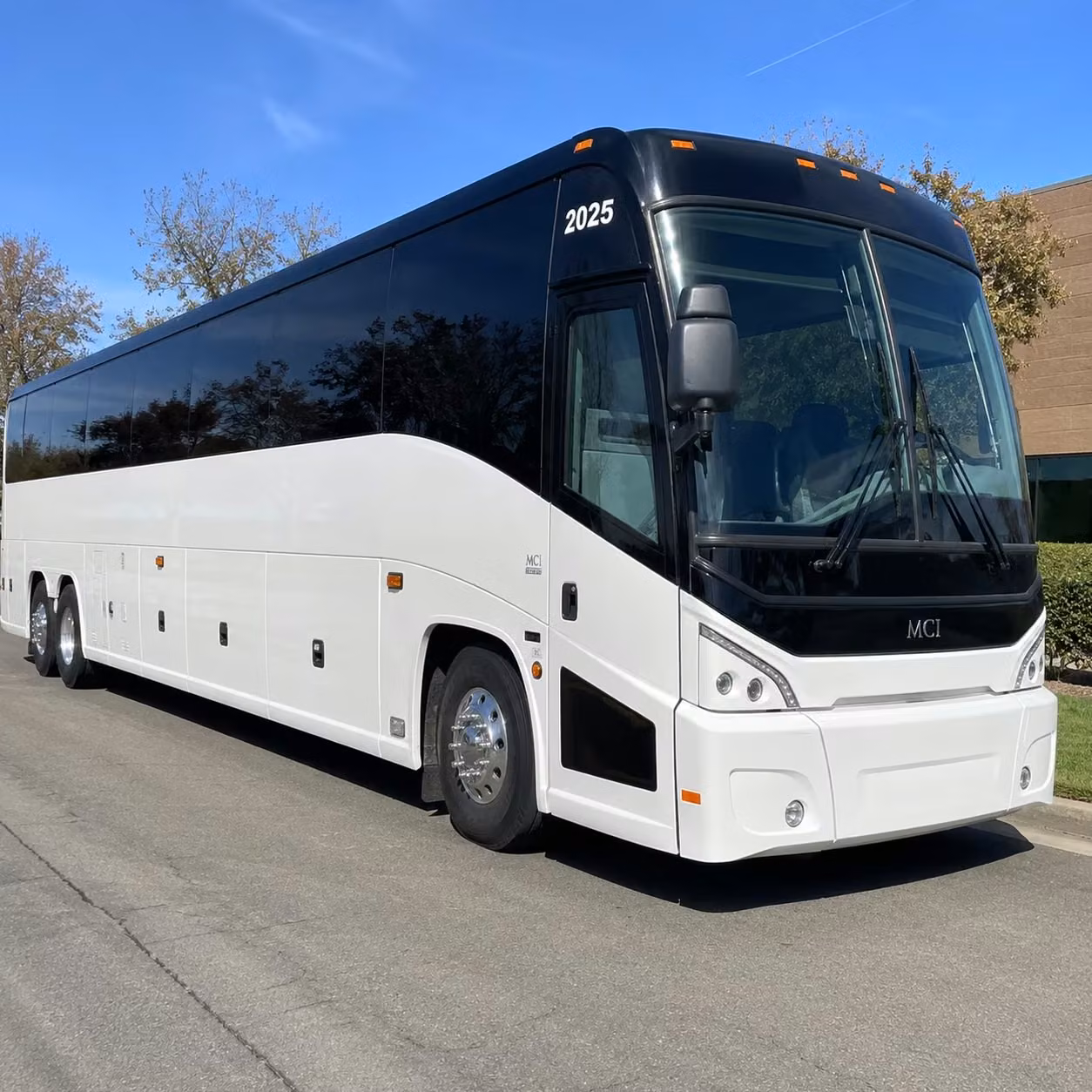 construction and industrial crew transportation throughout stanislaus county